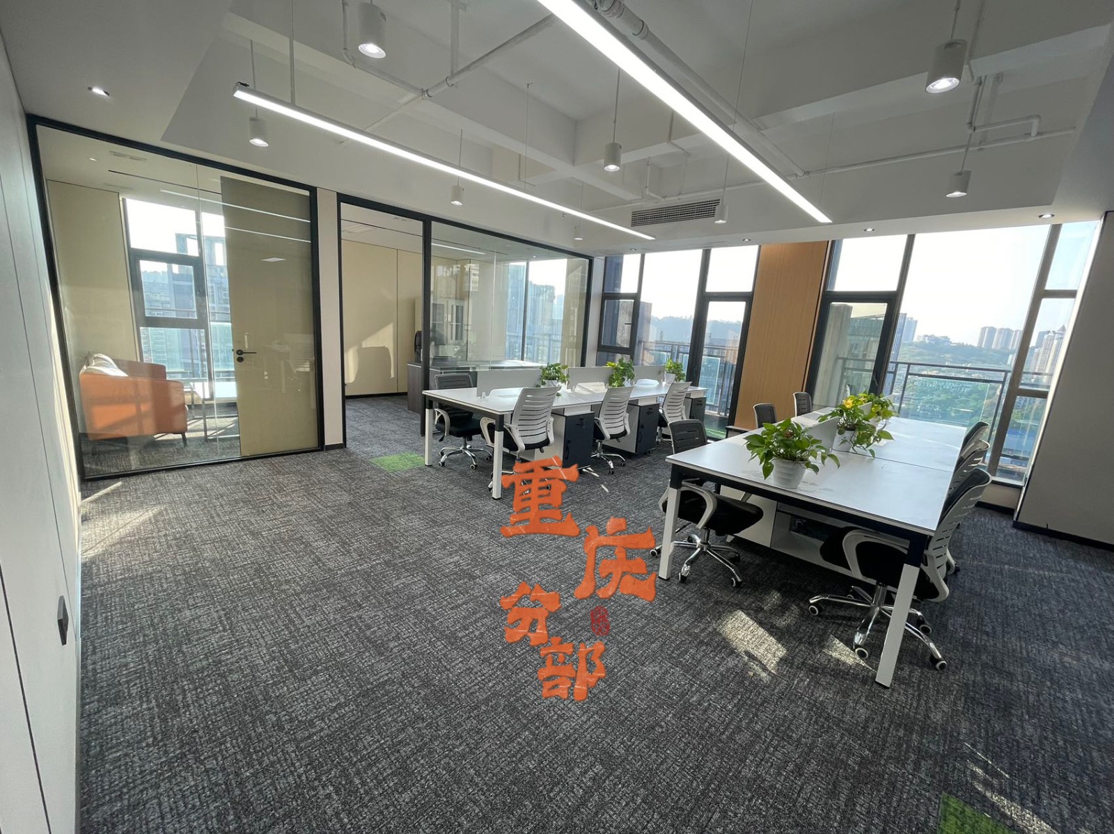 重庆办公室内景.jpg